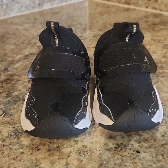 Jordan Toddler 23/7 PS 'Black Metallic Gold' US 6C - Picture 9 of 11